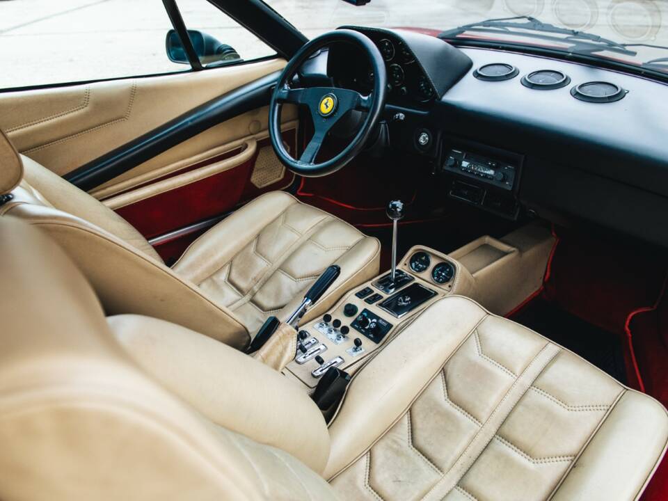 Immagine 25/34 di Ferrari 308 GTB Quattrovalvole (1985)
