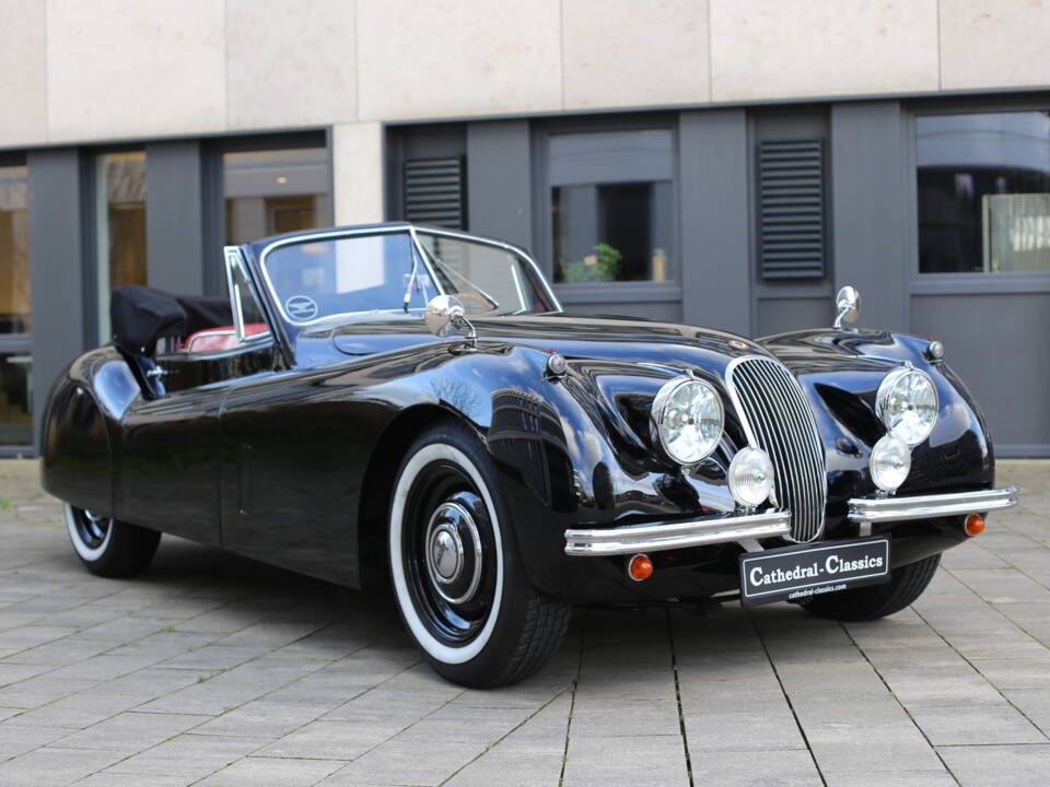 Image 29/40 de Jaguar XK 120 DHC (1953)