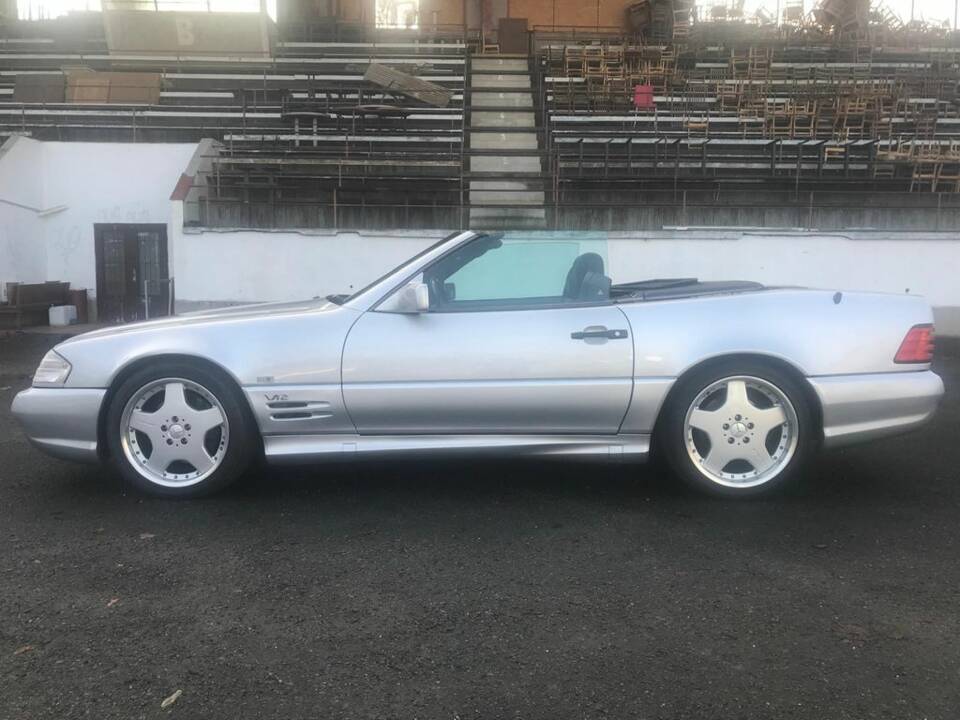 Image 3/8 de Mercedes-Benz SL 70 AMG (1997)