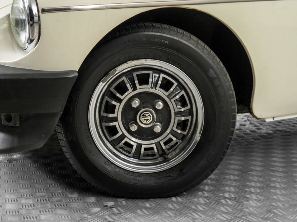 Image 4/50 of MG MGB GT V8 (1975)