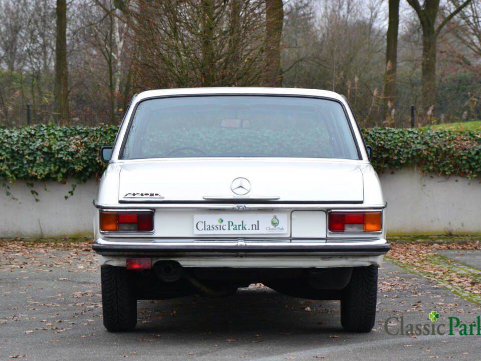 Afbeelding 4/50 van Mercedes-Benz 240 D lang (1974)