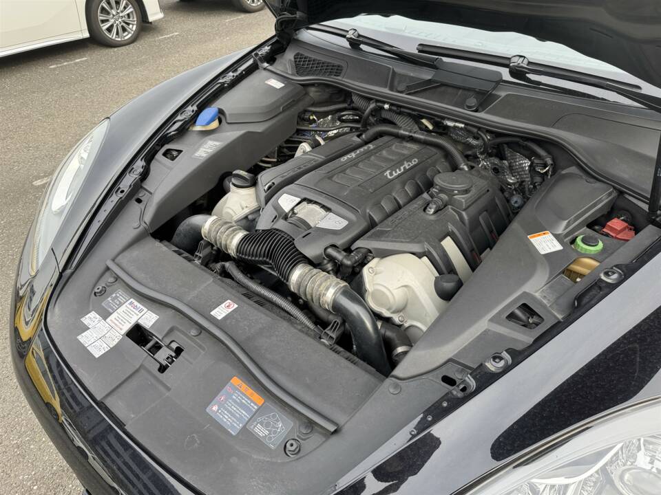 Bild 55/63 von Porsche Cayenne Turbo (2010)