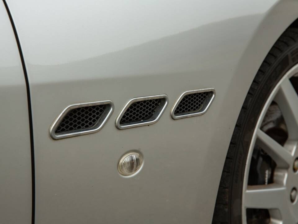 Image 20/22 of Maserati GranTurismo 4.2 (2008)