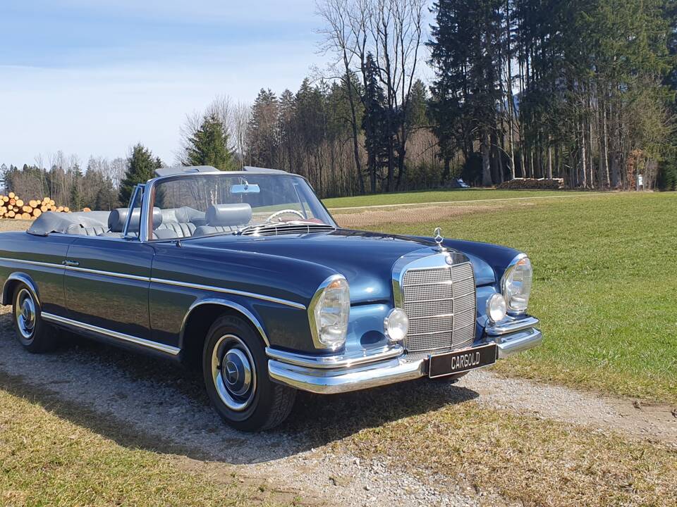 Image 9/14 of Mercedes-Benz 300 SE (1967)