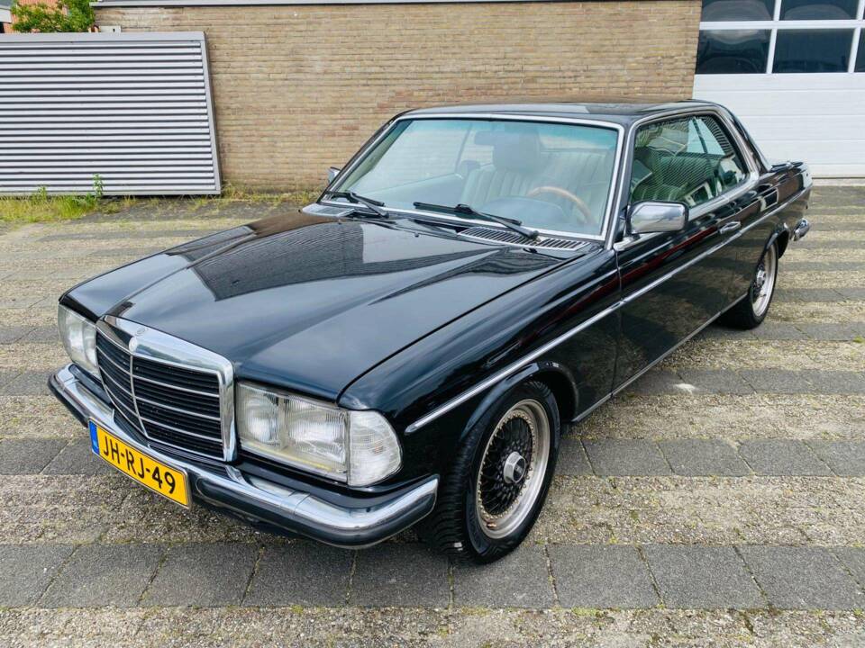 Image 1/50 de Mercedes-Benz 230 C (1980)