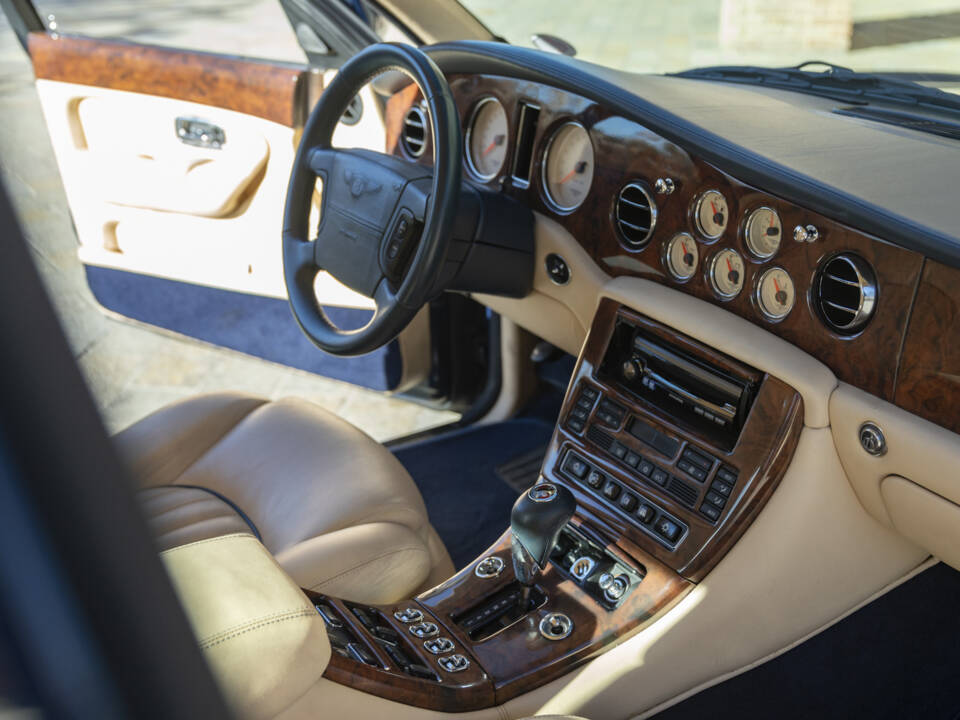 Imagen 39/50 de Bentley Arnage T 24 Mulliner (1999)