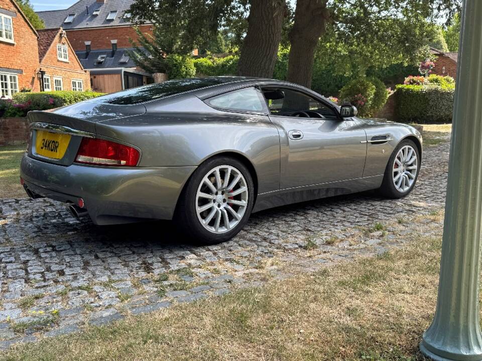 Image 12/40 of Aston Martin V12 Vanquish (2002)