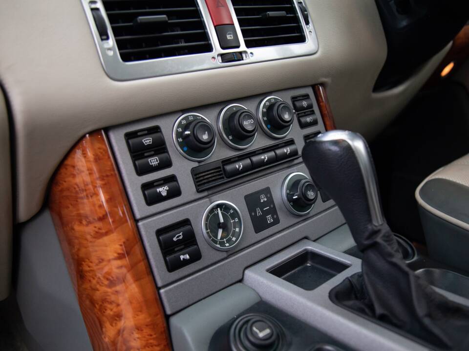 Image 44/50 de Land Rover Range Rover Vogue V8 (2005)