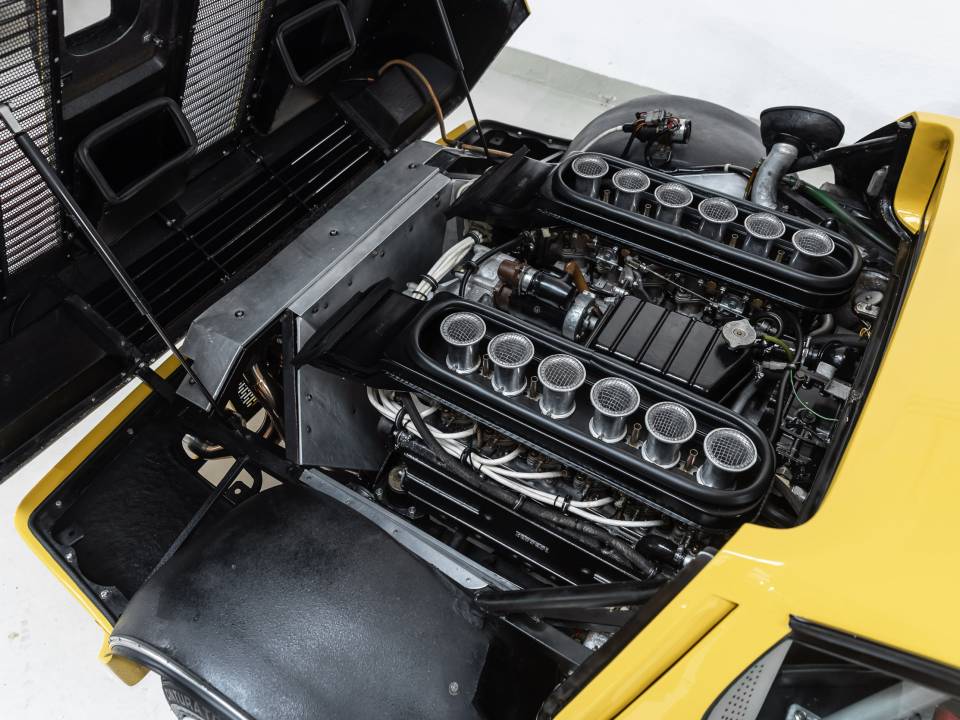 Bild 45/49 von Ferrari 512 BB (1976)