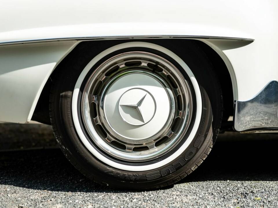 Image 6/25 of Mercedes-Benz 190 SL (1958)