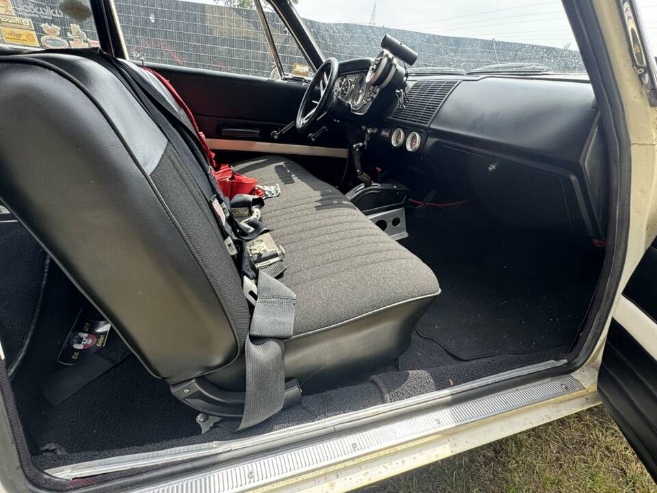 Bild 8/8 von Plymouth Savoy Coupé (1963)