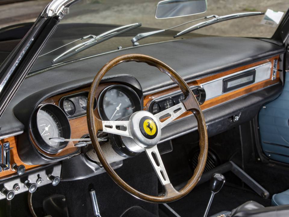 Imagen 29/46 de Ferrari 275 GTS (1965)