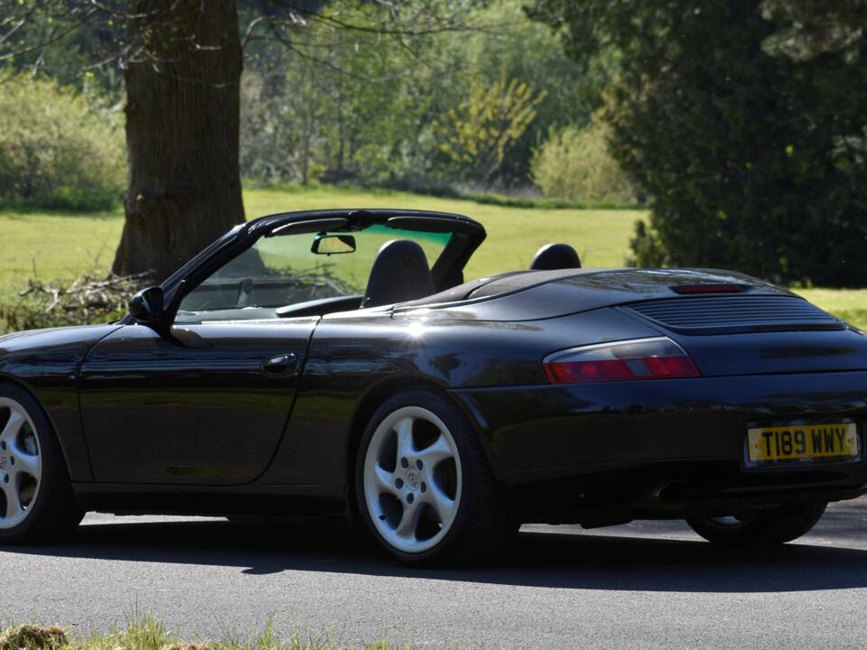 Afbeelding 3/10 van Porsche 911 Carrera 4 (1999)
