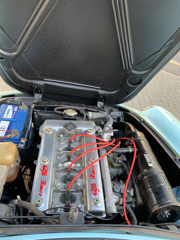 Image 10/55 of Alfa Romeo 2.0 Spider (1984)