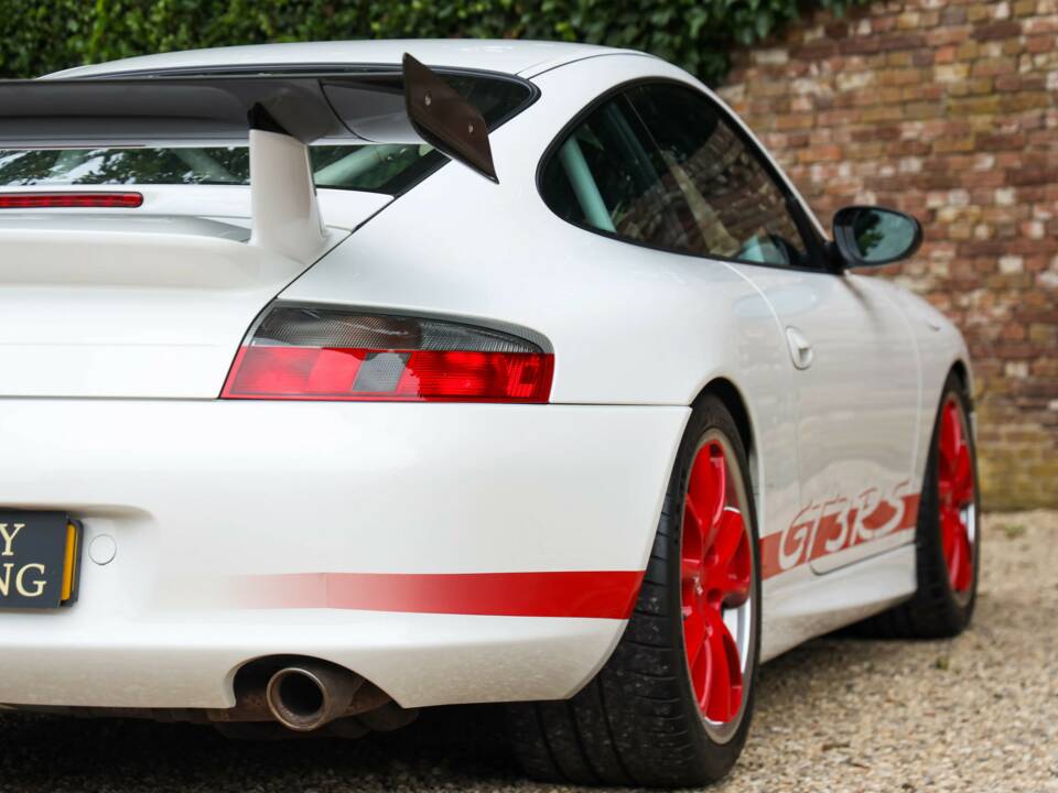 Immagine 38/50 di Porsche 911 GT3 RS (2004)