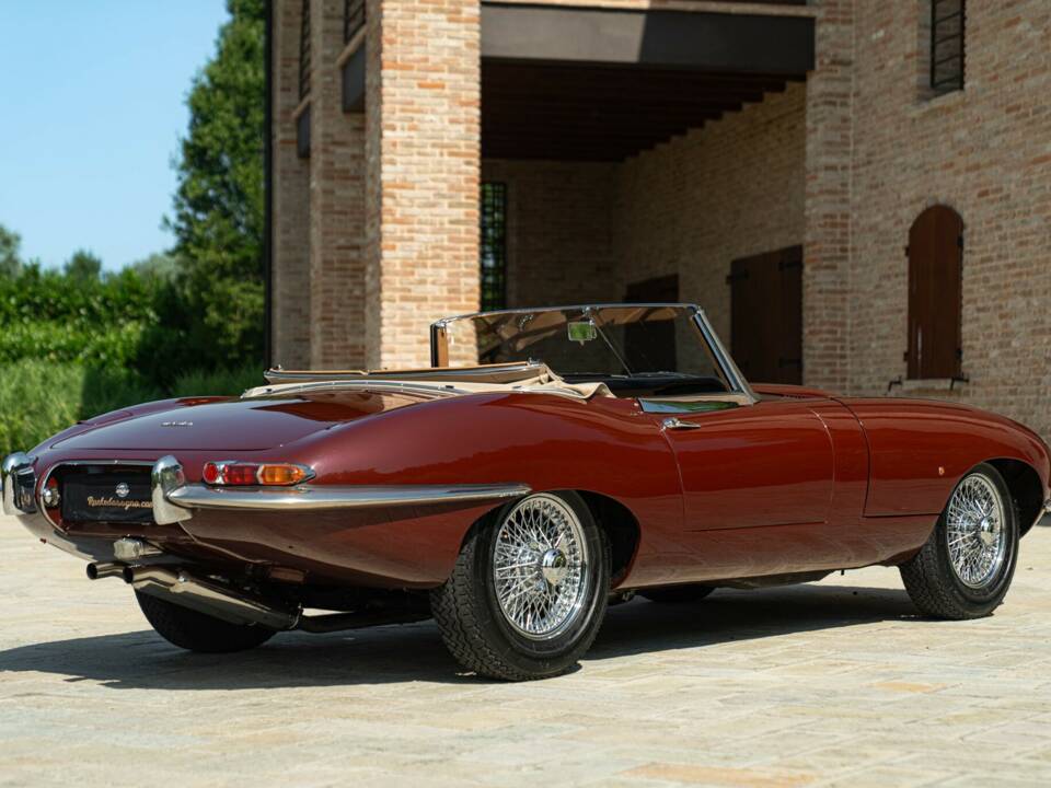 Image 13/50 de Jaguar E-Type 3.8 (1964)