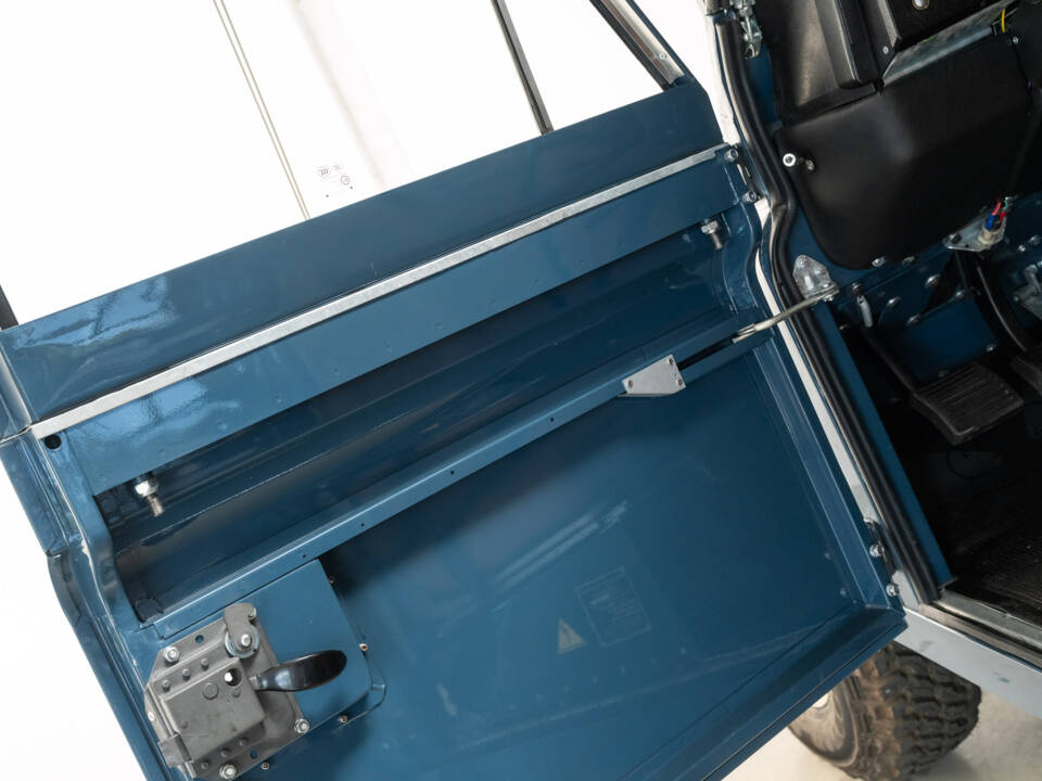 Image 9/31 of Land Rover 109 (1980)