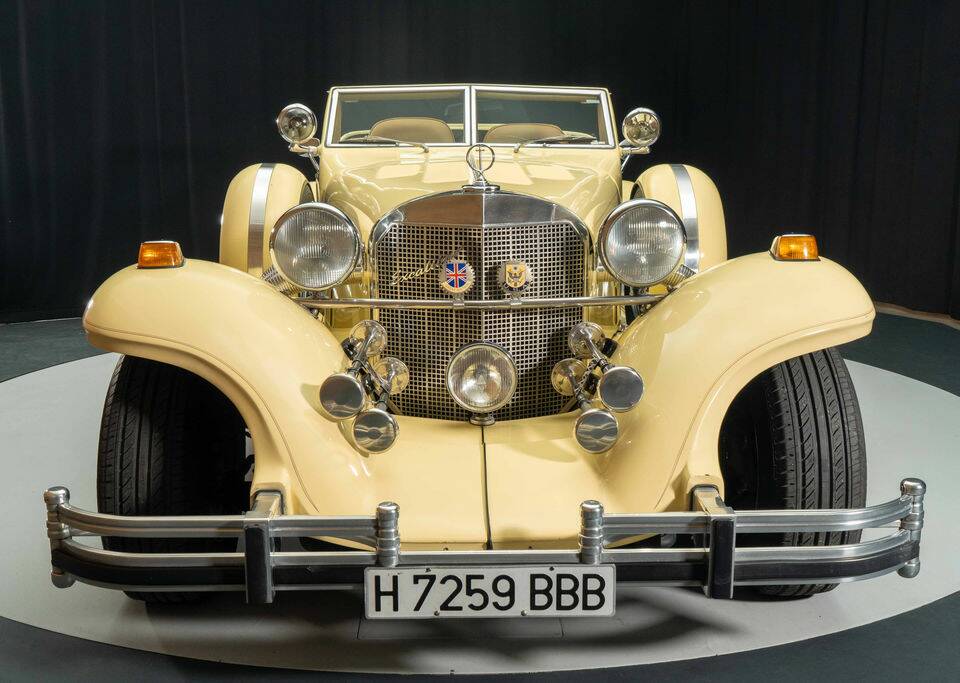 Image 3/8 of Excalibur Roadster IV (1981)