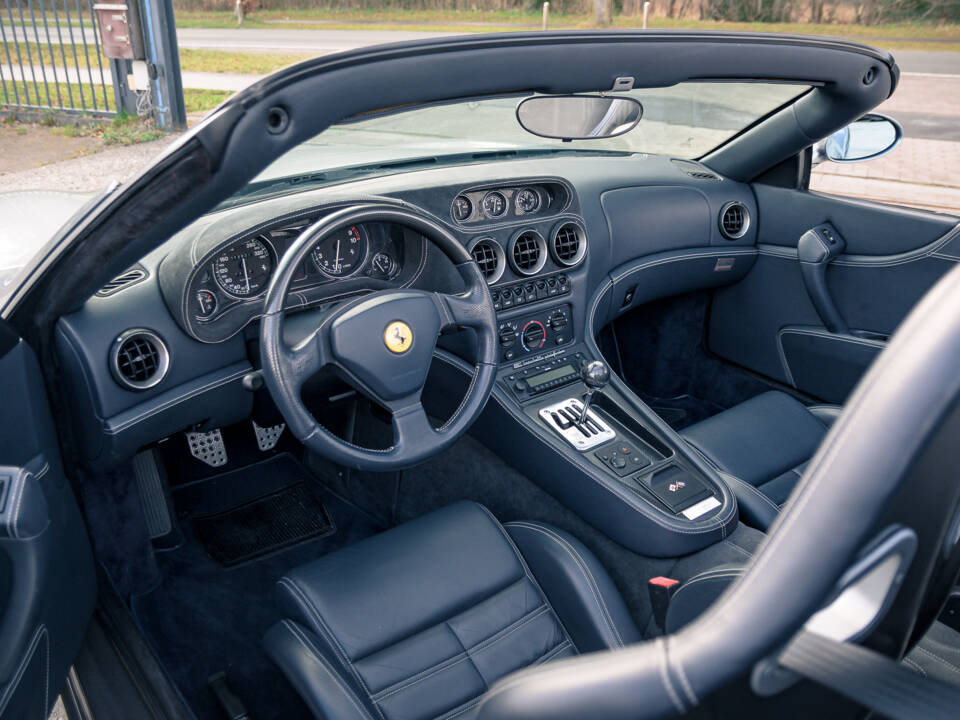 Afbeelding 23/48 van Ferrari 550 Barchetta (2001)