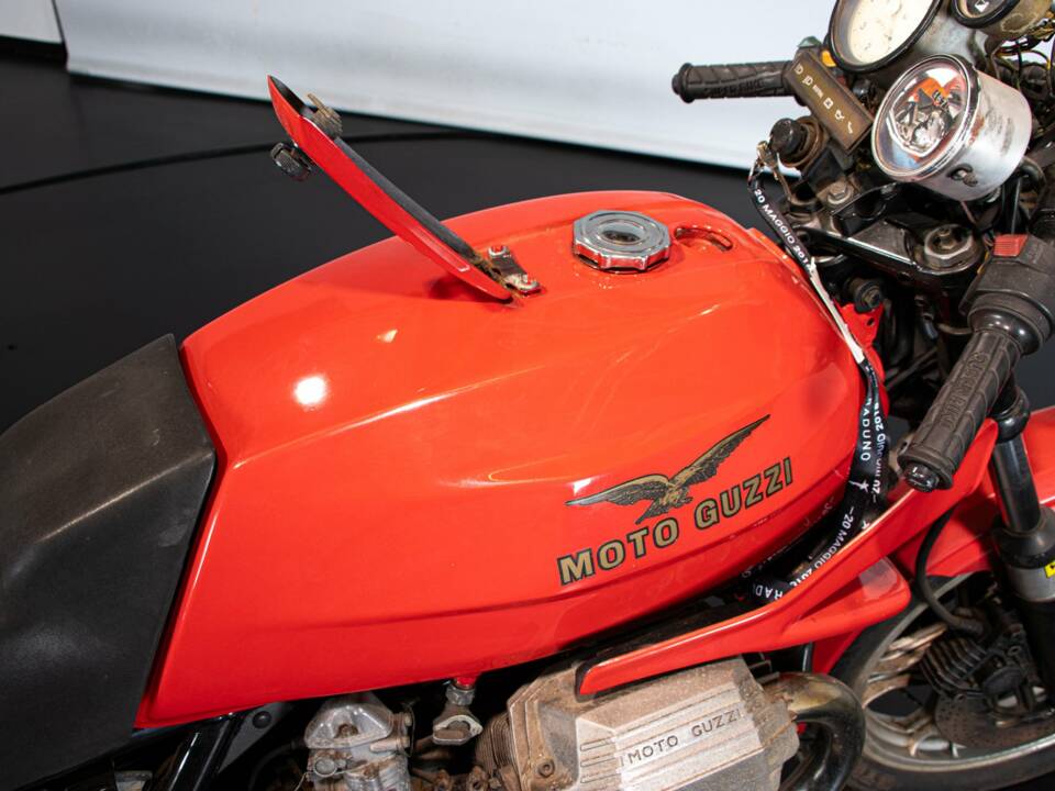 Image 30/49 de Moto Guzzi 850 LeMans (1981)