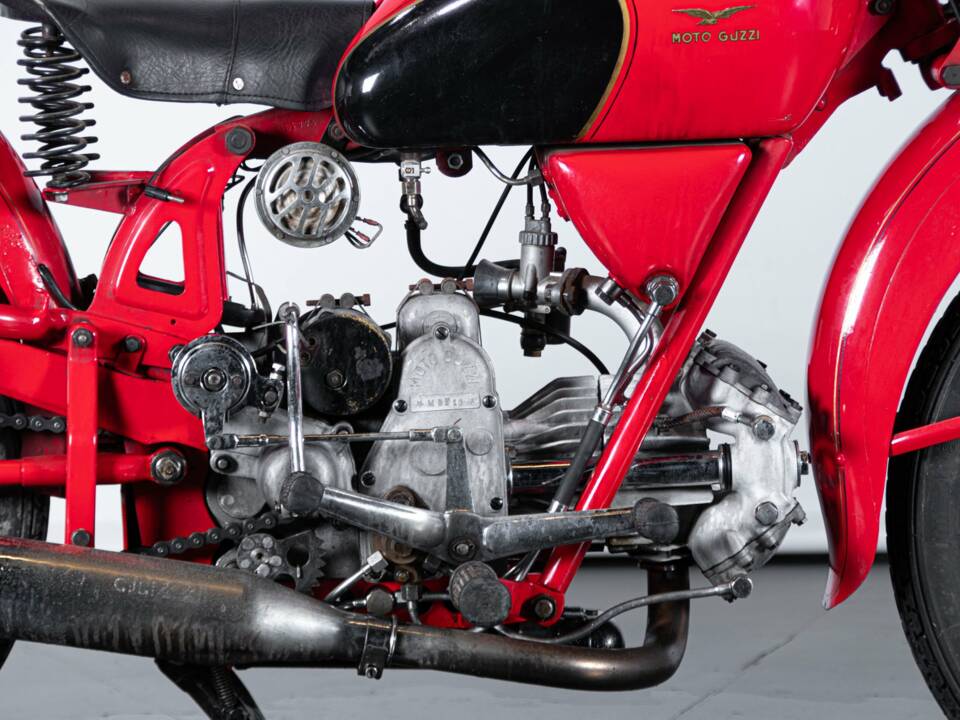 Image 41/50 of Moto Guzzi DUMMY (1955)