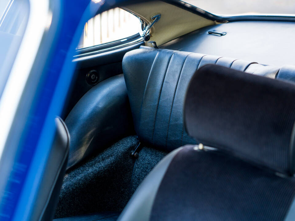Image 16/42 of Porsche 912 (1967)
