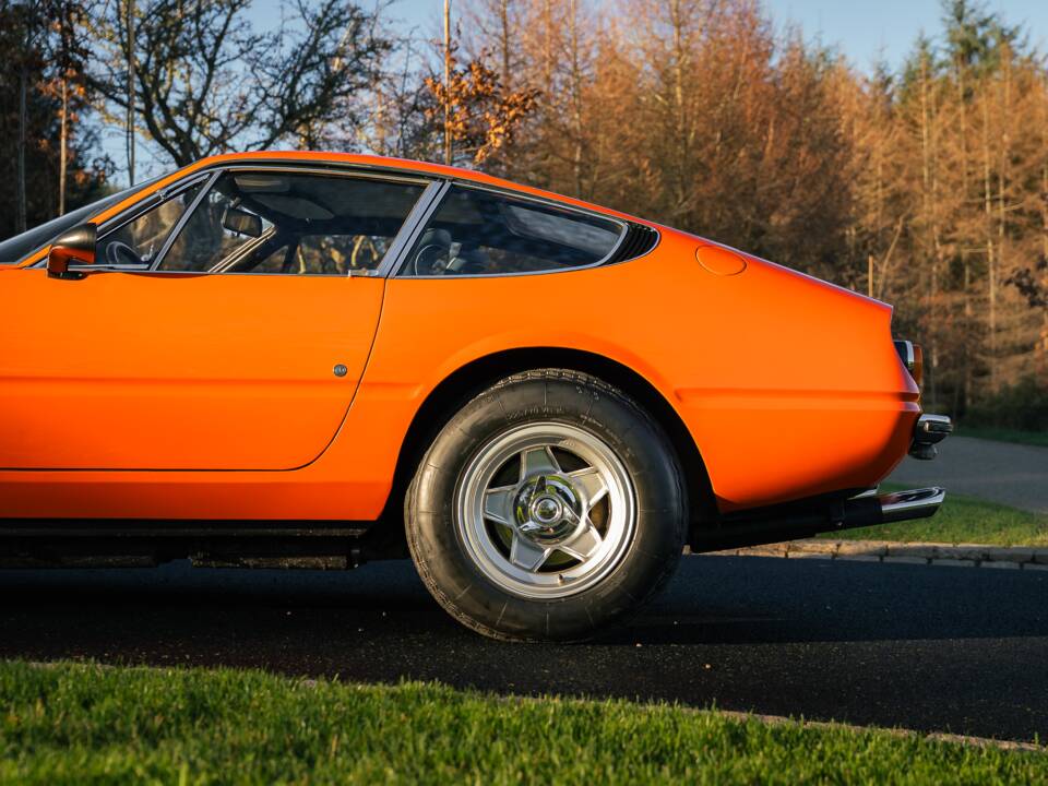 Image 7/74 of Ferrari 365 GTB/4 Daytona (1971)