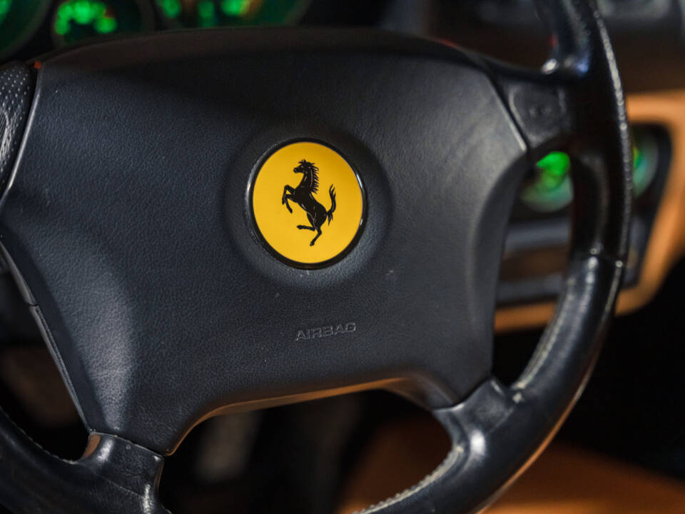 Afbeelding 32/46 van Ferrari F 355 Berlinetta (1997)