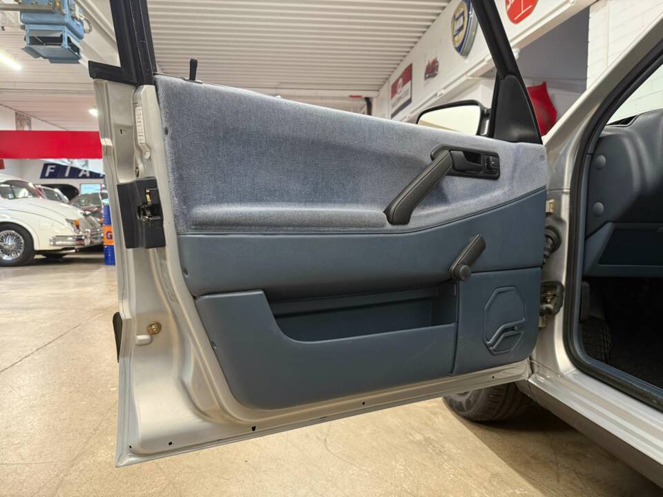 Bild 5/18 von Volkswagen Passat 1.8 (1993)