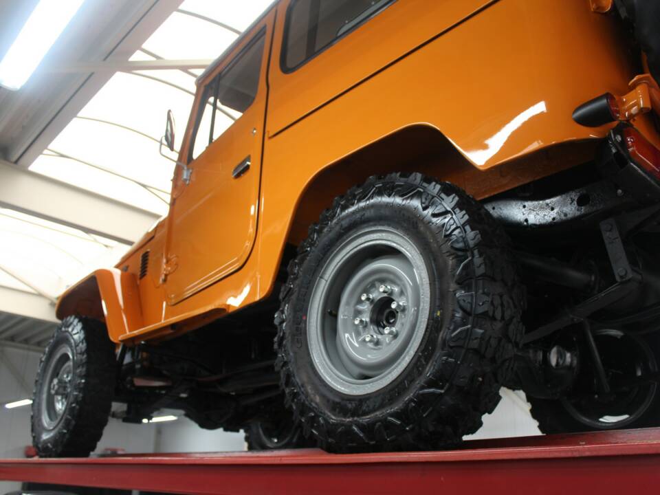 Image 7/50 of Toyota Land Cruiser FJ 40 (1980)