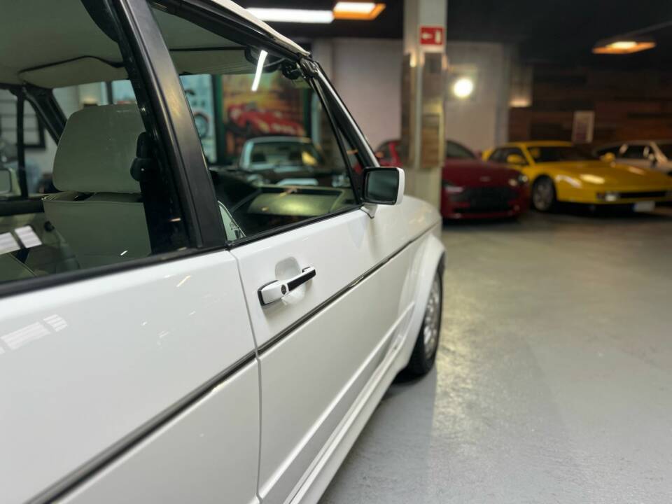 Immagine 30/68 di Volkswagen Golf III GTI 2.0 (1993)