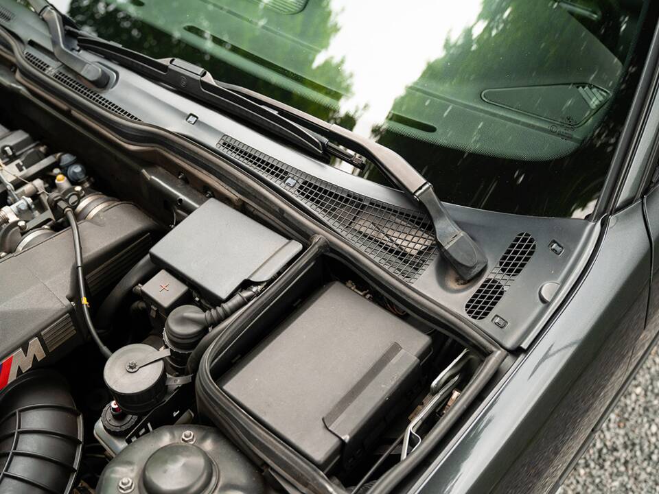 Bild 44/45 von BMW M5 (1992)