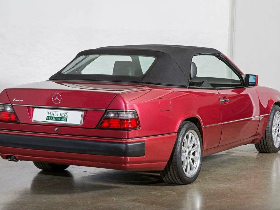 Bild 5/31 von Mercedes-Benz E 320 (1993)