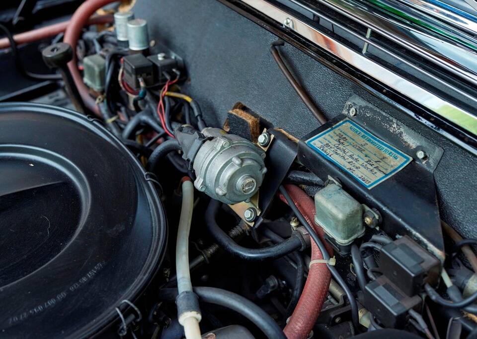 Image 105/188 of Mercedes-Benz 280 SE 3,5 (1971)