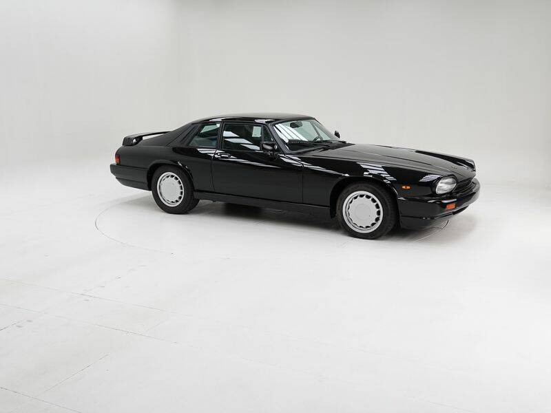Image 3/15 of Jaguar XJRS 6.0 (1991)