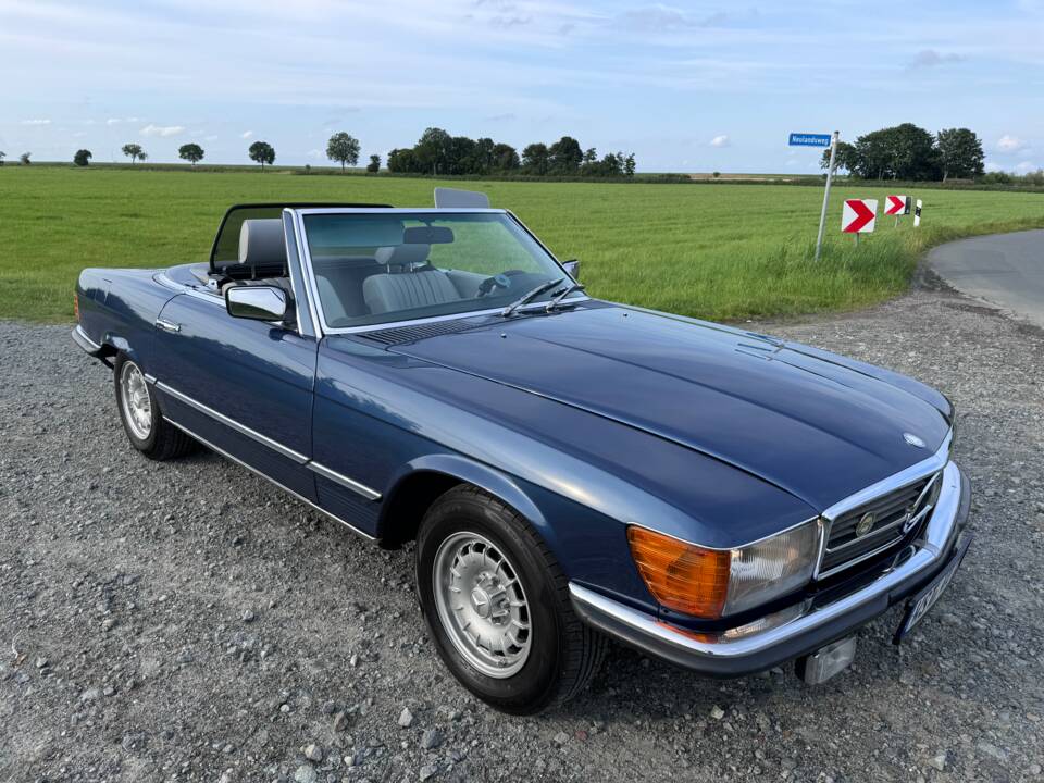 Image 12/50 de Mercedes-Benz 280 SL (1985)