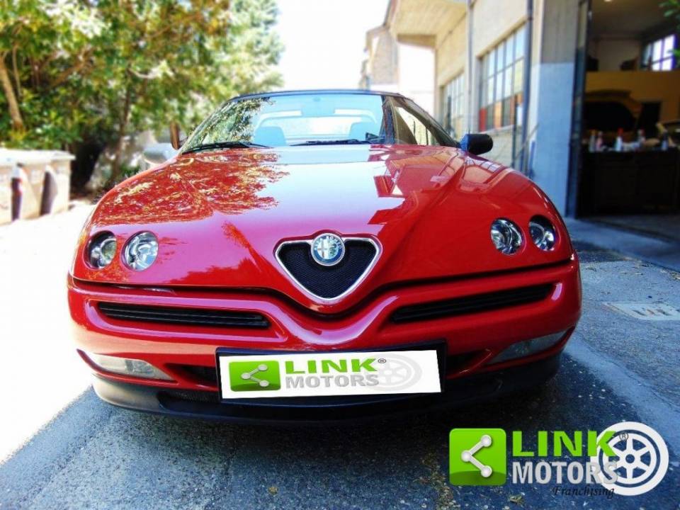Afbeelding 5/9 van Alfa Romeo Spider 2.0 Twin Spark 16V (1997)