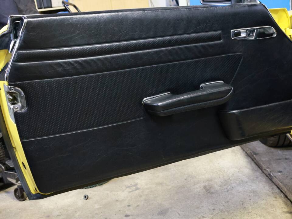 Image 36/50 of Mercedes-Benz 500 SL (1983)