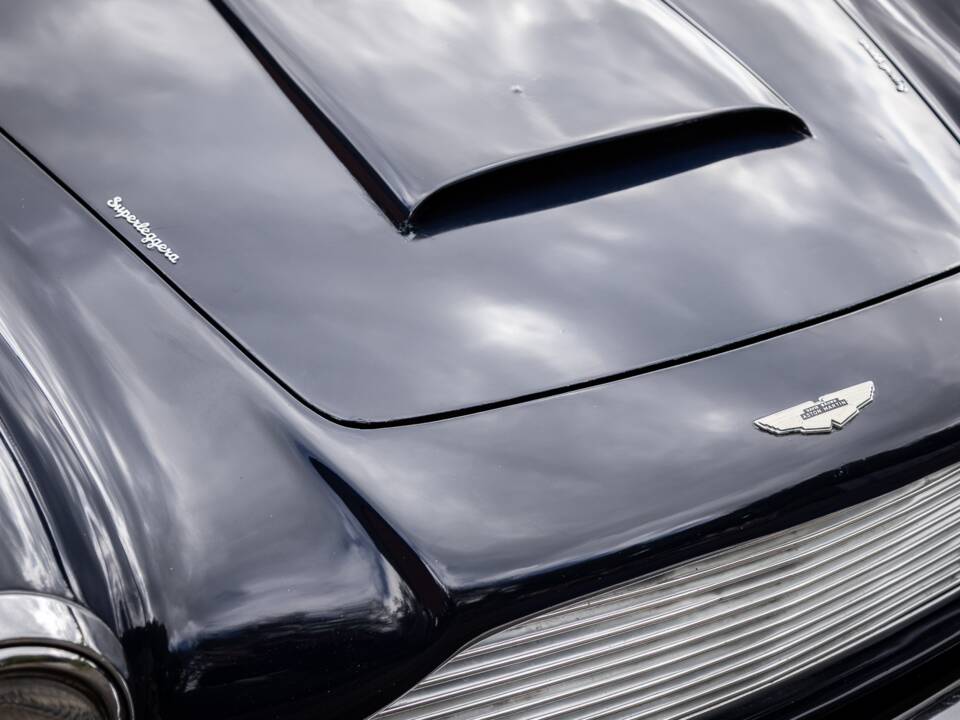 Image 14/64 of Aston Martin DB 4 (1962)