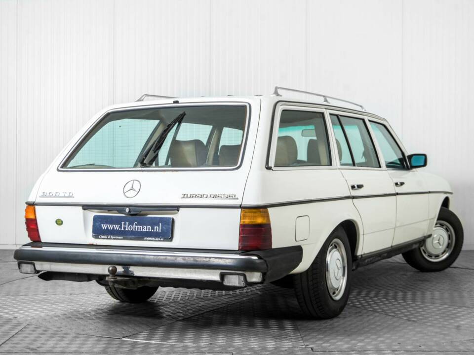 Bild 43/50 von Mercedes-Benz 300 D (1983)