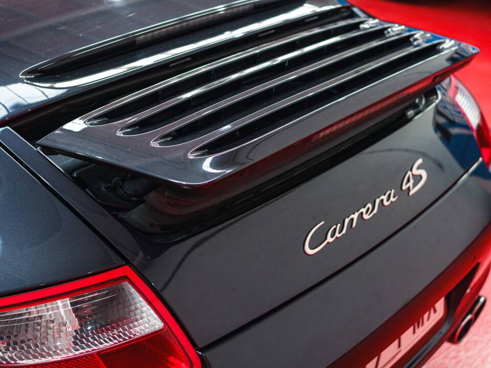 Image 25/48 of Porsche 911 Carrera 4S (2007)