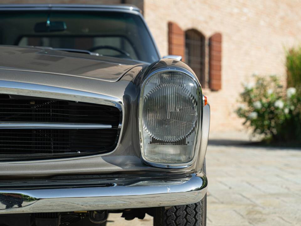 Immagine 27/50 di Mercedes-Benz 280 SL (1969)