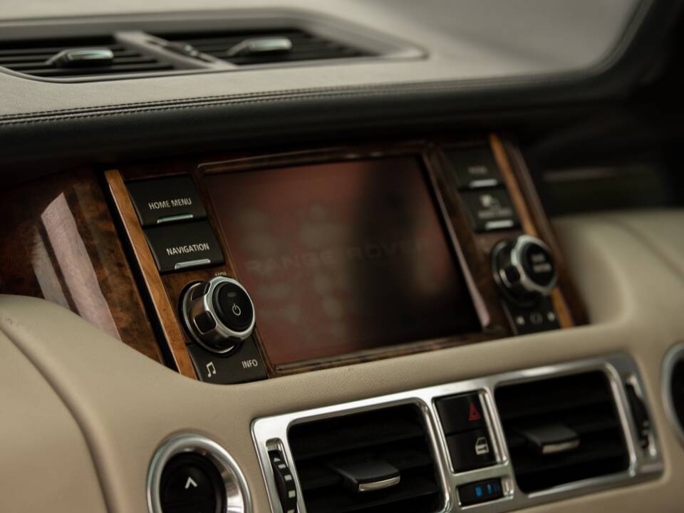 Image 26/50 of Land Rover Range Rover 4.4 TDV8 Vogue SE (2012)