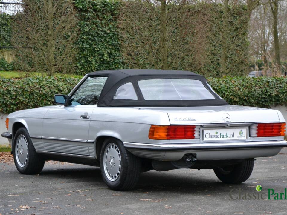 Image 22/50 of Mercedes-Benz 300 SL (1986)