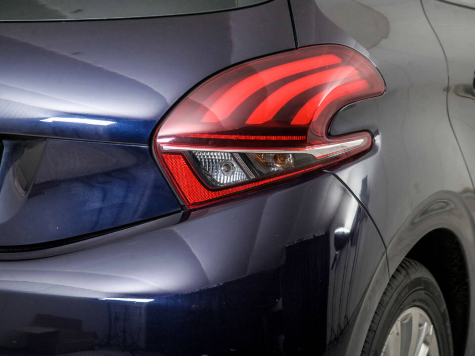 Image 30/50 of Peugeot 208 1.2 PureTech 82 (2019)