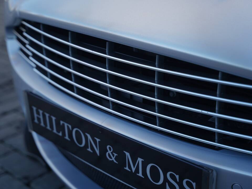 Immagine 36/50 di Aston Martin DBS (2011)