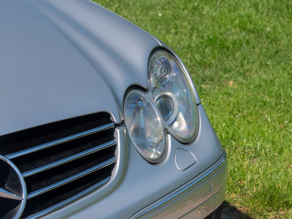 Image 39/50 of Mercedes-Benz CLK 55 AMG (2003)