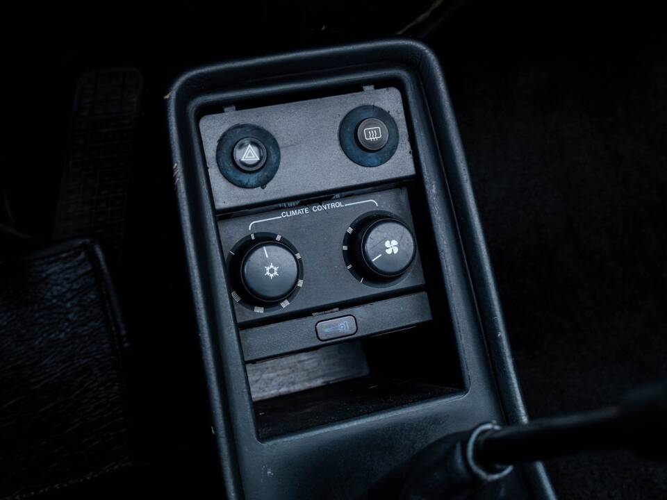 Bild 25/35 von Porsche 911 Carrera 3.2 (1987)