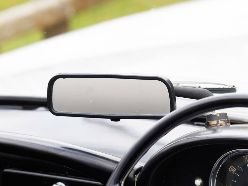 Image 38/50 of Alfa Romeo 2600 Spider (1964)