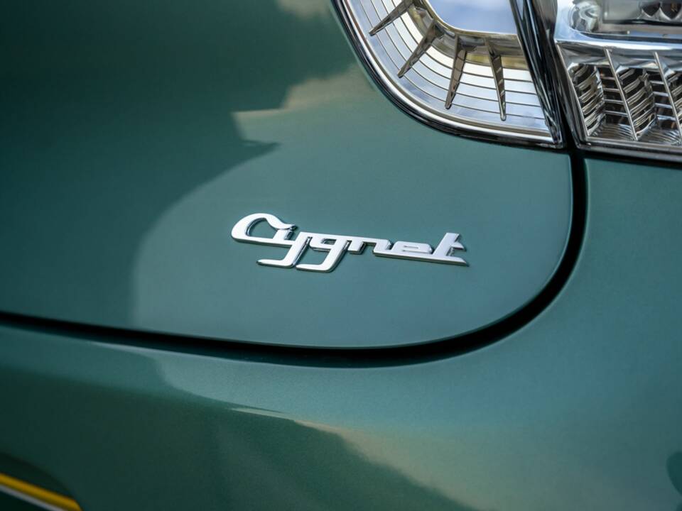 Image 24/50 of Aston Martin Cygnet (2013)